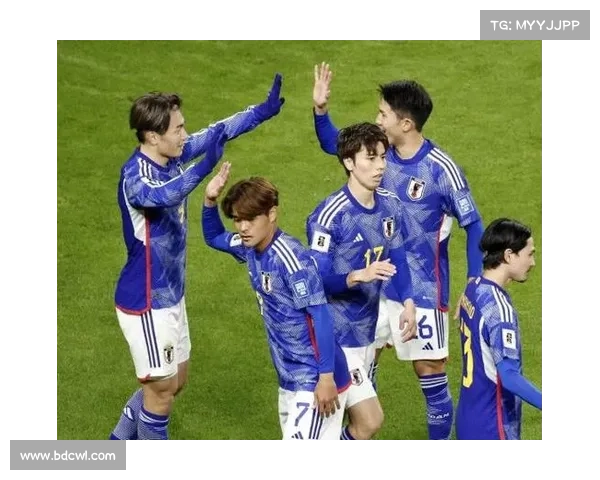 日本战巴拉圭首发出炉伊东纯也堂安律领衔小川航基单箭头出击